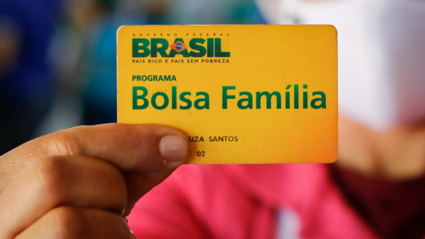Governo anuncia novo sistema para pente-fino do Bolsa Família e milhões podem perder o benefício