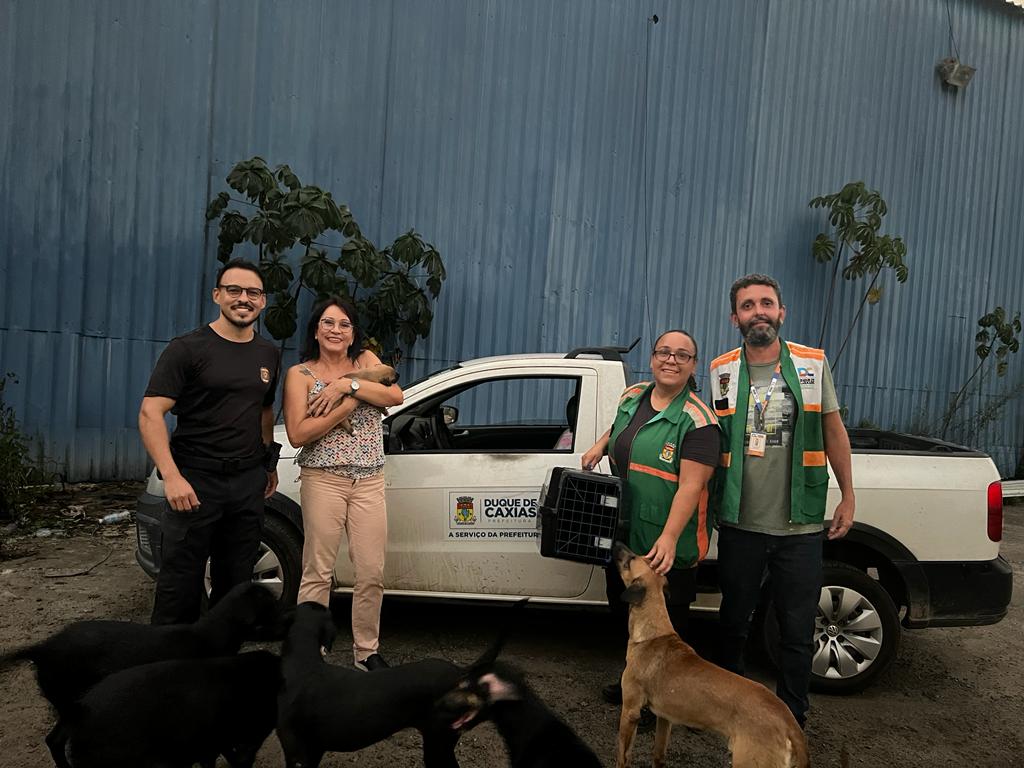 SECRETARIA DE MEIO AMBIENTE E PROTEÇÃO ANIMAL DE DUQUE DE CAXIAS REALIZA RESGATE DE ANIMAIS EM OPERAÇÃO POLICIAL