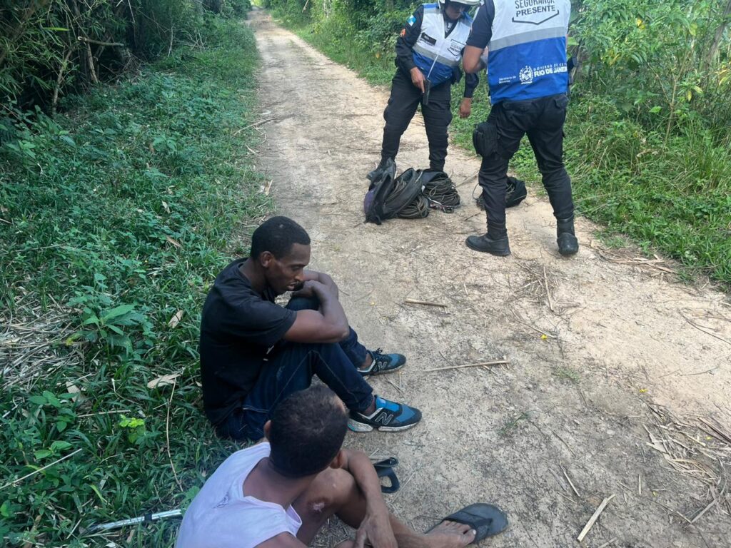Dois homens são presos furtando cabos da SuperVia