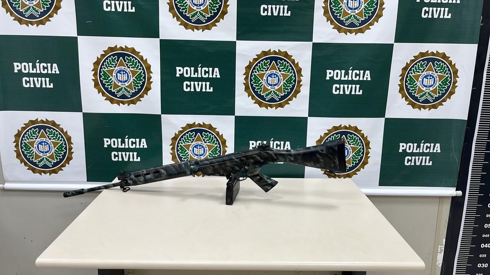 Polícia Civil recupera fuzil levado de quartel da Marinha por ex-fuzileiro