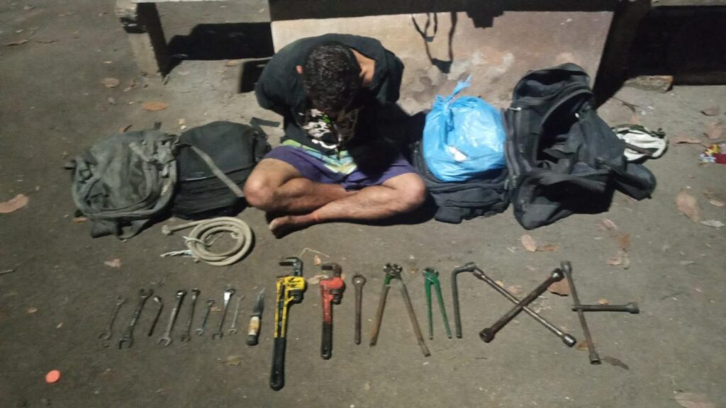 Homem é preso furtando equipamentos da SuperVia, na estação Bento Ribeiro