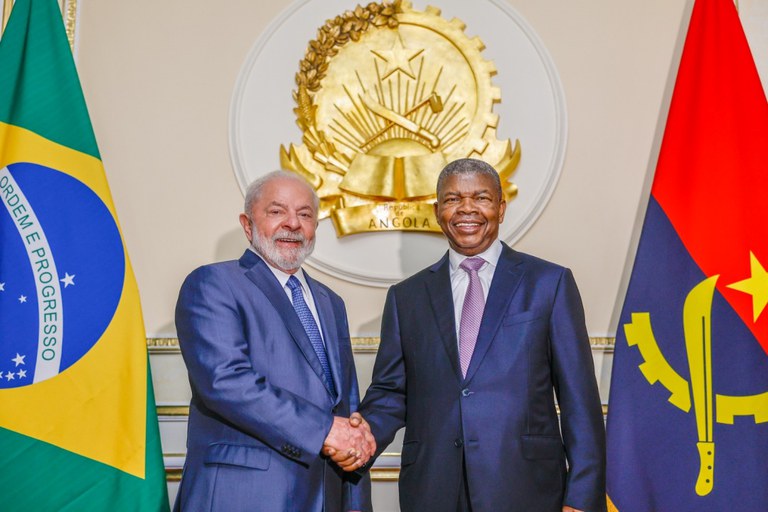 Lula e Presidente de Angola conversam sobre ampliação de cooperação durante reunião bilateral