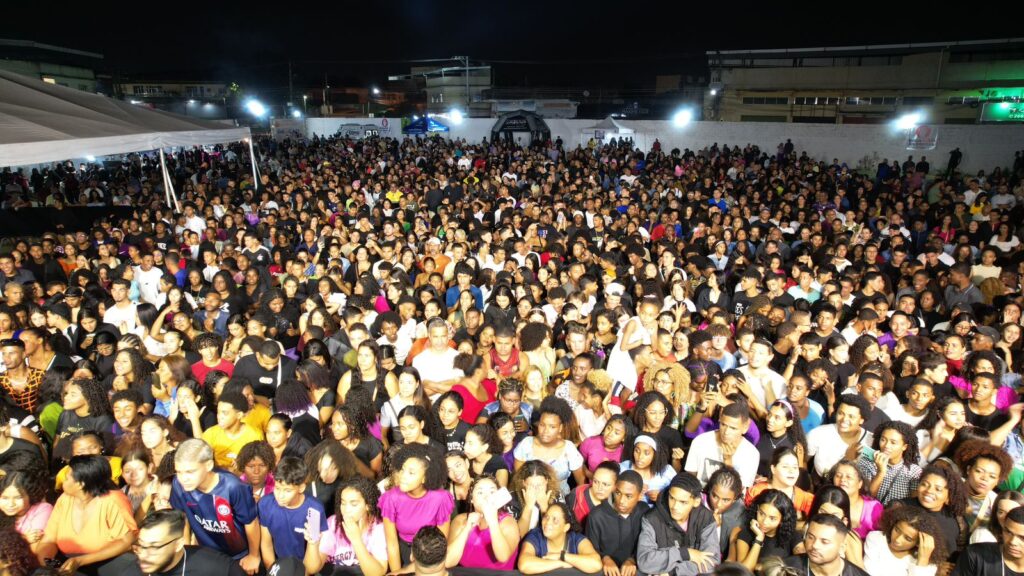 Mais de 4 mil pessoas participam da primeira noite do Reação Jovem