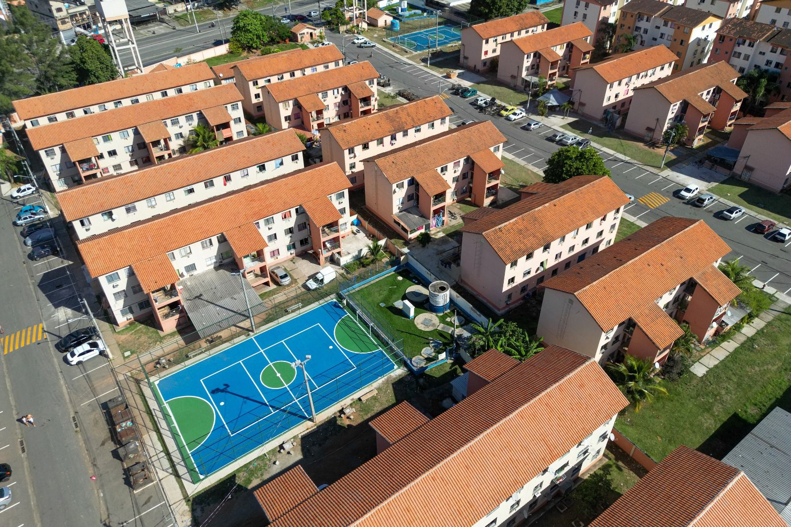 Governo do Estado entrega reforma de conjuntos habitacionais na Zona Oeste