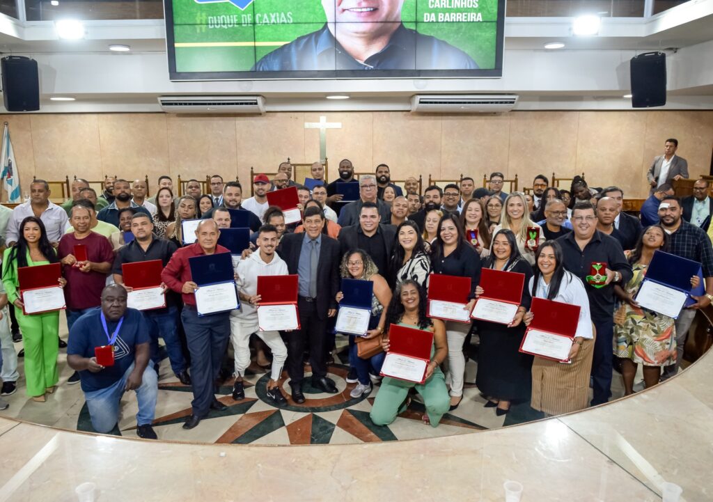 Solenidade na Câmara entrega títulos, moções e medalhas