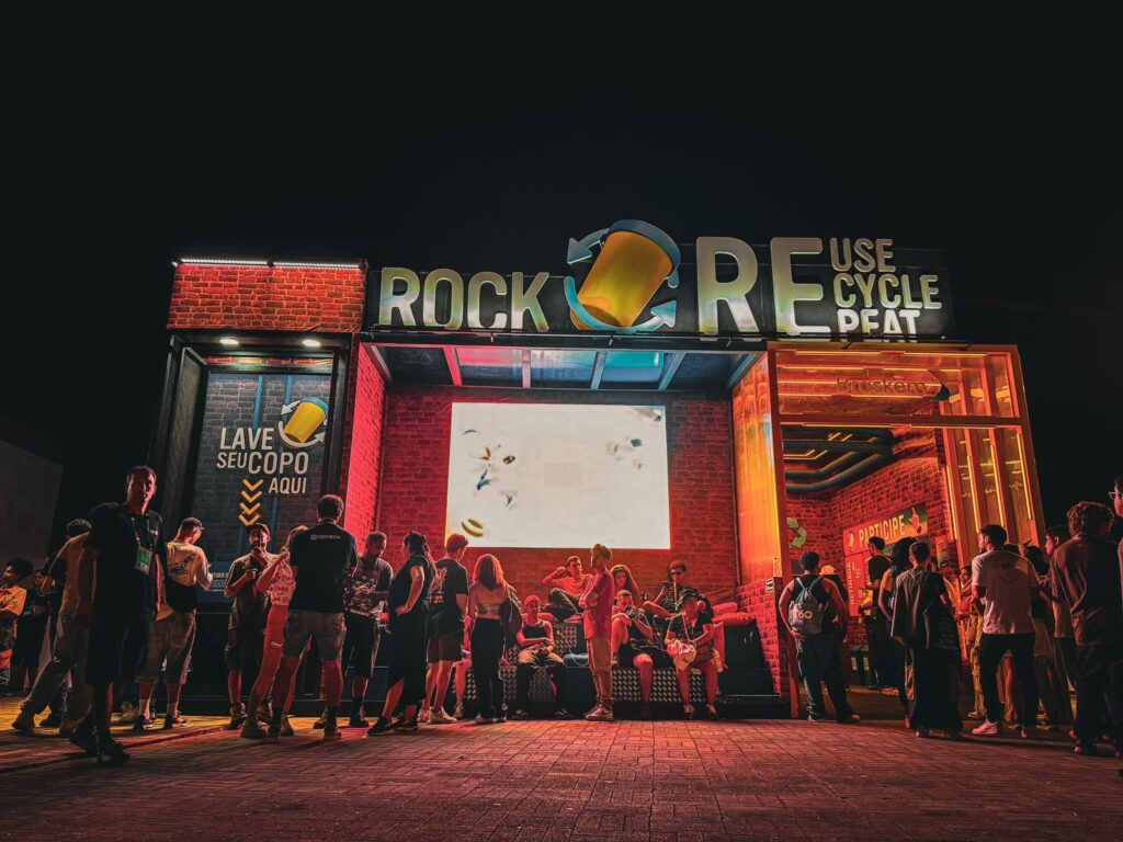 Ações da Braskem incentivam consumo consciente e descarte correto dos resíduos plásticos no Rock in Rio