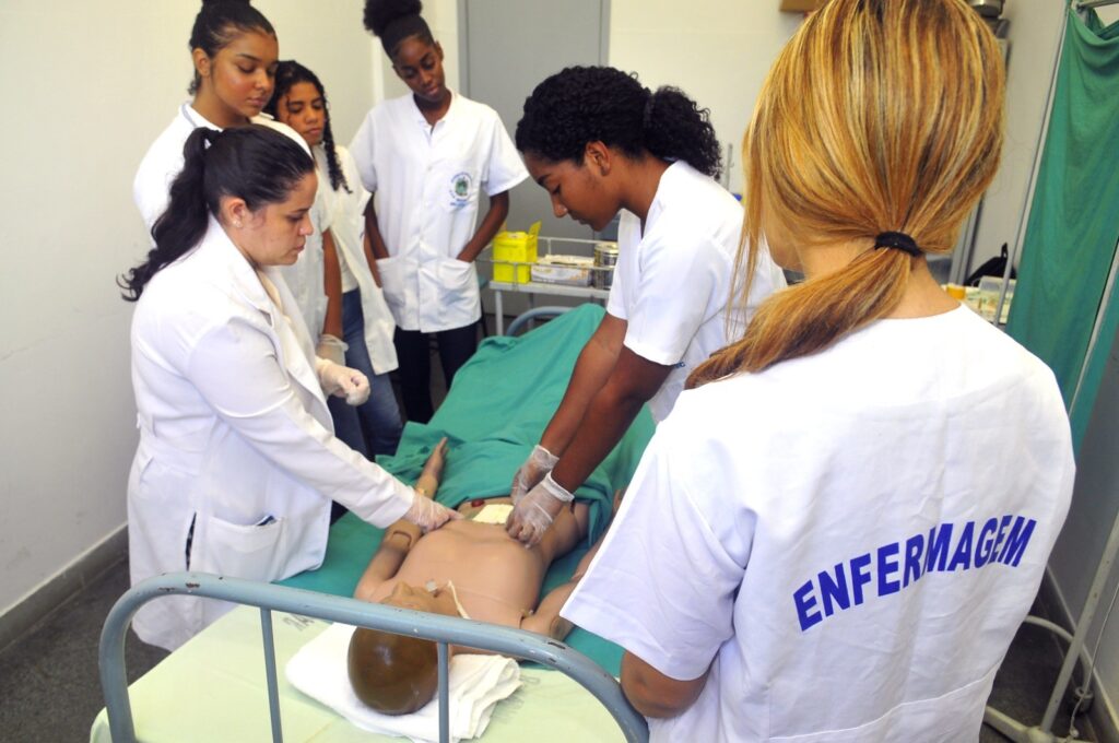 Faetec abre inscrições em mais de 7 mil vagas para ingresso em 2025