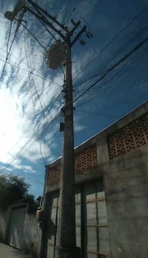 ENEL RIO ORIENTA SOBRE CUIDADOS COM A REDE ELÉTRICA DURANTE O PERÍODO DE CHUVAS