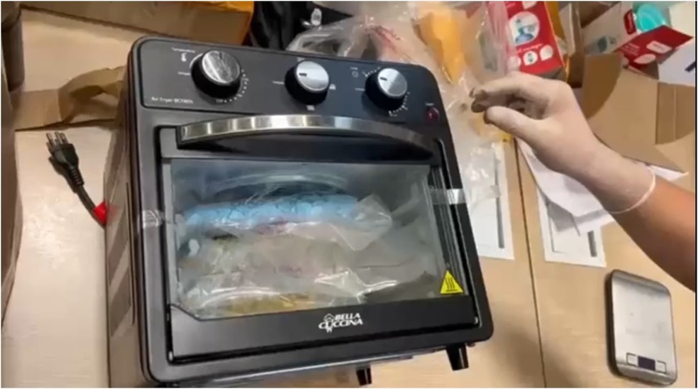Receita Federal apreende drogas em forno elétrico e bombas d’água na Baixada Fluminense