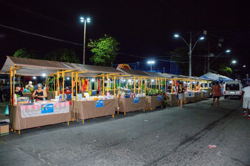 PRAÇA DO ROSÁRIO, EM SARACURUNA, RECEBE A PRIMEIRA EDIÇÃO DA FEIRA DO EMPREENDEDOR CAXIENSE