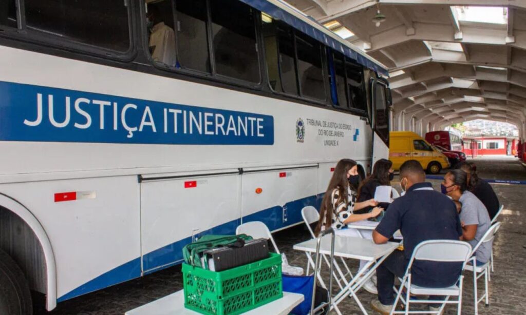 ComuniSaúde na Vila Mimosa durante ação do TJRJ leva saúde e direitos às ruas