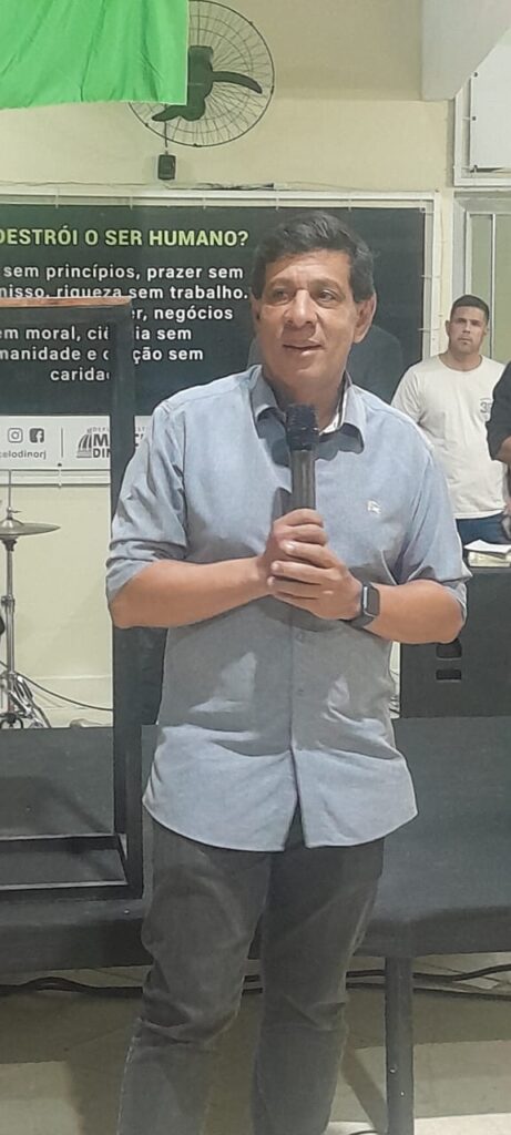 Culto da Resposta reúne fiéis em noite de louvor e emoção no espaço do deputado Marcelo Dino