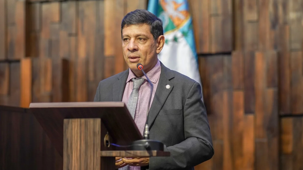 Deputado Marcelo Dino propõe criação da Política Estadual de Proteção à Mobilidade e Resposta a Bloqueios Criminosos