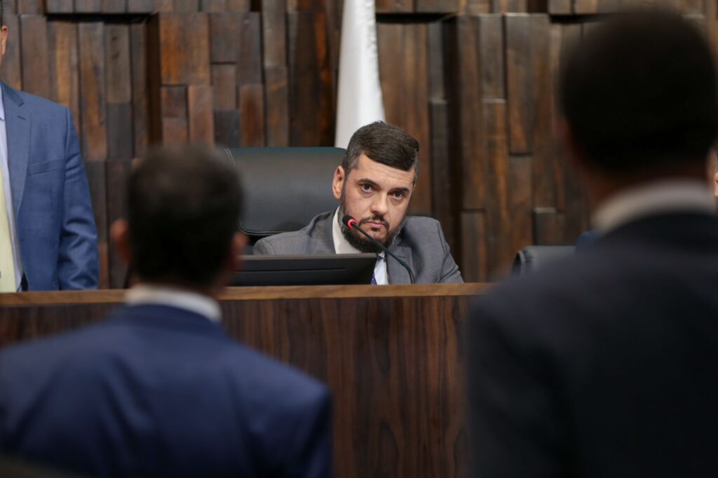 Iniciativa de Bacellar garante integralidade do salário a famílias de PMs mortos em combate