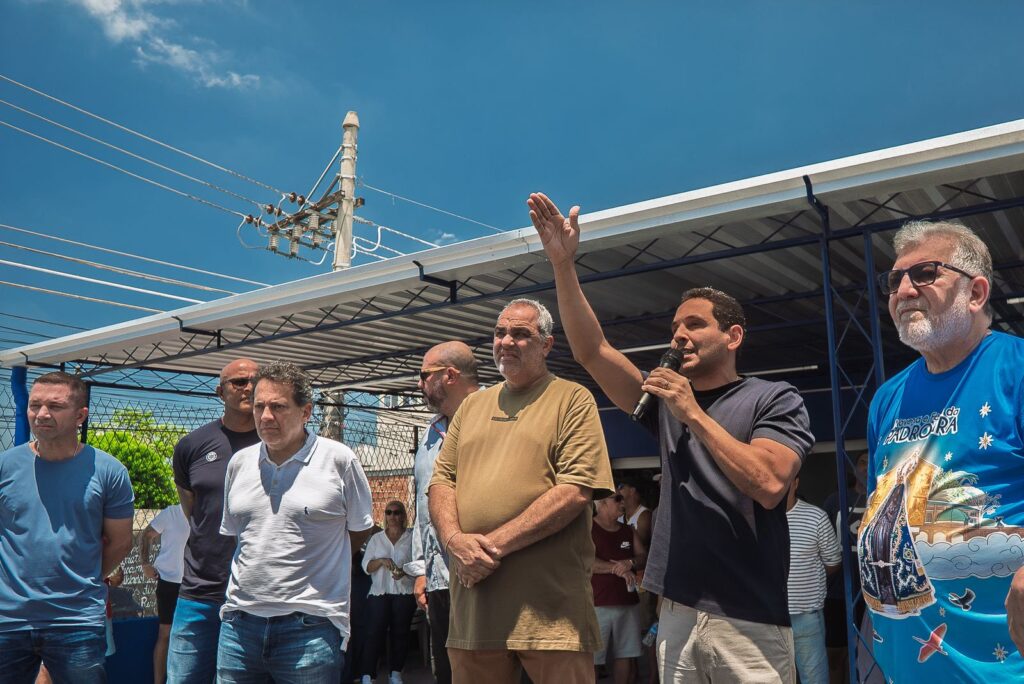 Praça do Cem é entregue revitalizada no Cabral