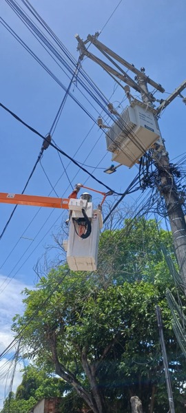 ENEL RIO REMOVE ‘GATOS’ DE ENERGIA EM FÁBRICA DE GELO E GALPÃO DE OBRAS EM SÃO GONÇALO