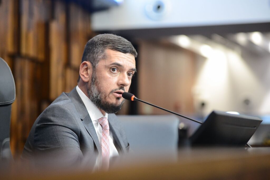 Alerj aprova projeto do deputado Rodrigo Bacellar para repasse de R$ 120 milhões para a Saúde dos 92 municípios