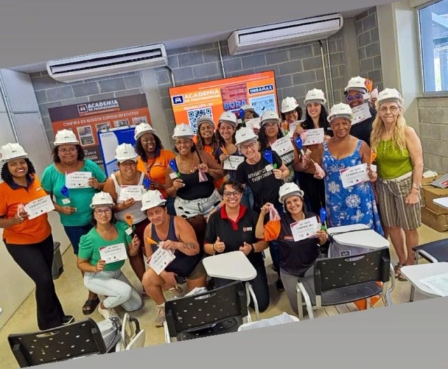Participação feminina na construção civil cresce em projeto gratuito da Obramax e ultrapassa 1.500 alunas 