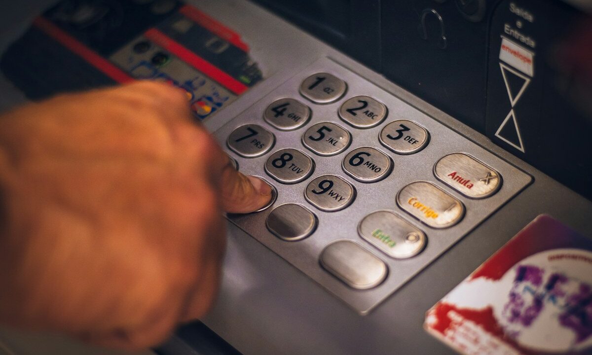Feriado de 12 de outubro: bancos e INSS fecham; veja o que funciona