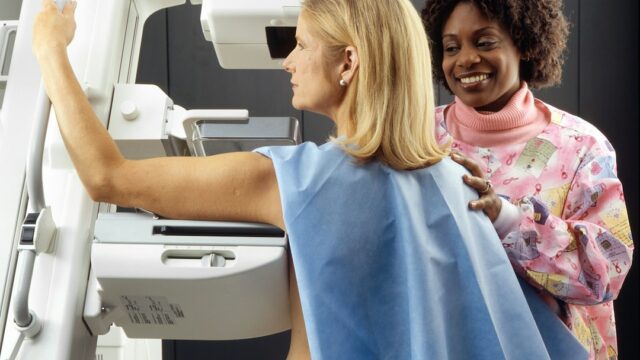 Outubro Rosa: planos de saúde ampliam cobertura da mamografia digital; entenda a mudança