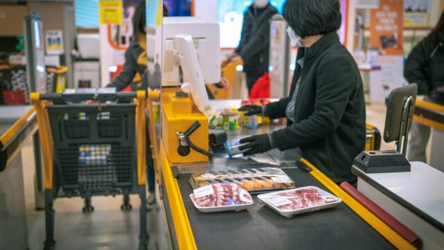 Trabalhou no feriado de 12 de outubro? Saiba quando há folga ou pagamento em dobro