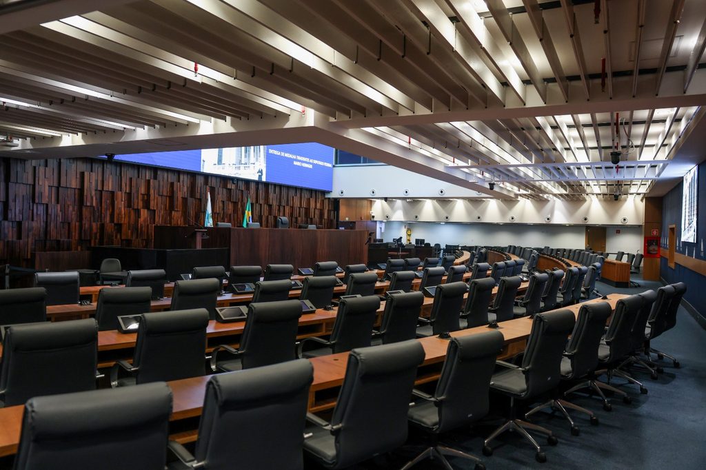 ALERJ DEFINE COMPOSIÇÃO PARA PRÓXIMA LEGISLATURA COM 40% DE RENOVAÇÃO
