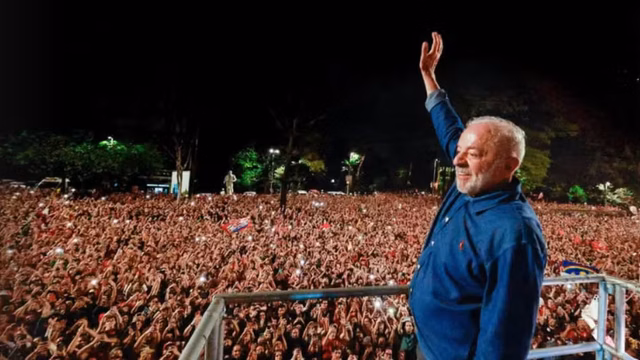 Após reeleição de Lula, fundo de ações brasileiras despenca 19% nos EUA e antecipa reação do mercado